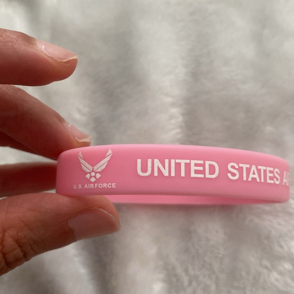 Pink and white United States Air Force silicone bracelet - Picture 17 of 17